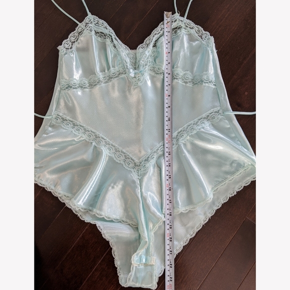 Vintage satin and lace teddy - Picture 14 of 16